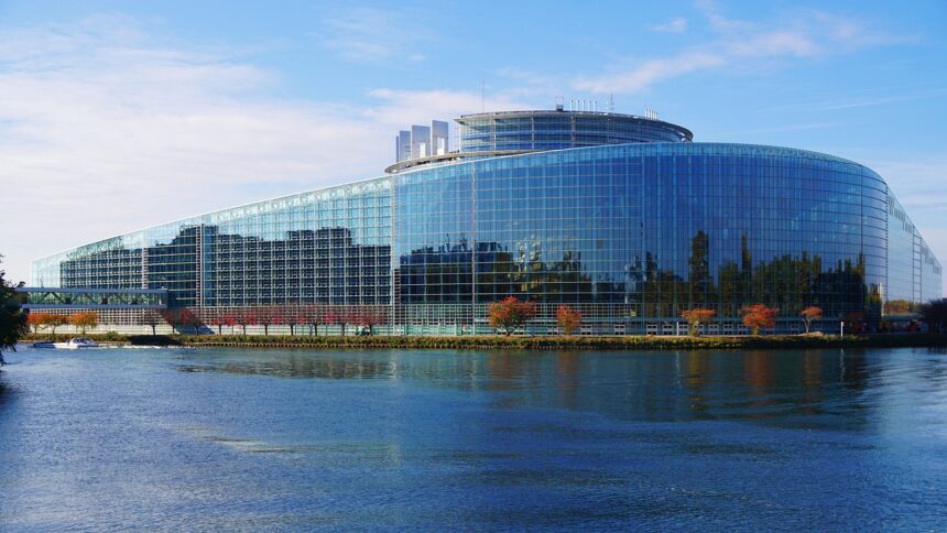 Ευρωπαϊκό Κοινοβούλιο  Η δημιουργία της Ευρωπαϊκής Ένωσης από το Γ’ Ράιχ και την CIA euro 4552065 1280 860x484